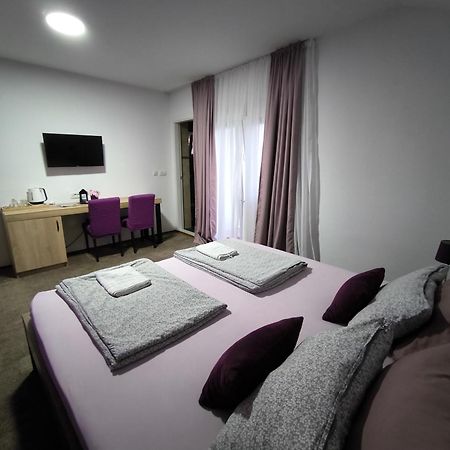 Pansion Infinity Hotell Mostar Exteriör bild