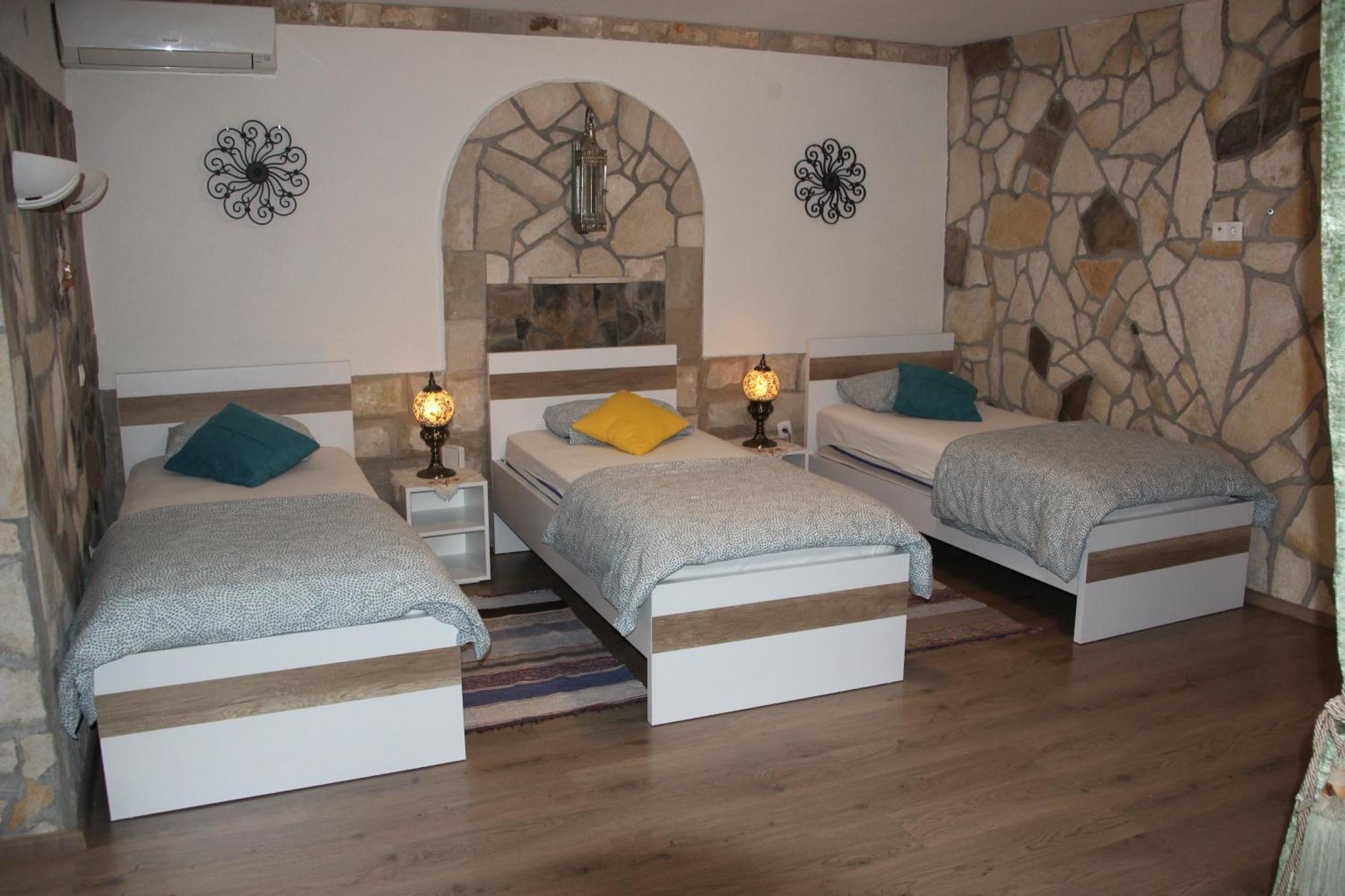 Pansion Infinity Hotell Mostar Exteriör bild